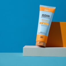 ISDIN Fotoprotector Gel Cream Wet Skin SPF 30 | 250 ml